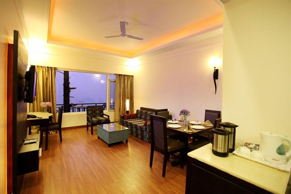 Grand View Hotel Dalhousie Ngoại thất bức ảnh